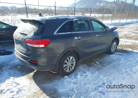 2016 Kia Sorento 2.4L Lx z USA, uszkodzony, nr VIN 5XYPGDA39GG134813